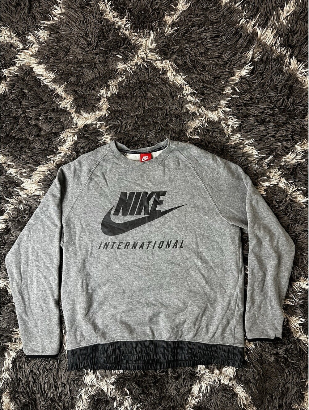 Nike International Mens XL Gray Graphic Pullover Sweatshirt Crewneck